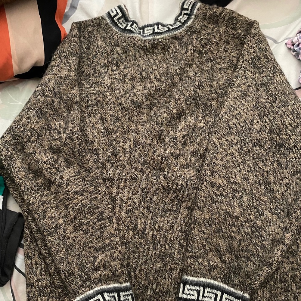 PULLOVER SWEATER
